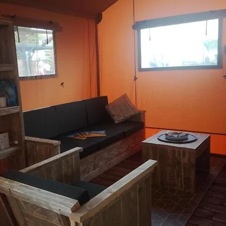 Toilé Avec Terrasse Pour 6 Personnes - Api-1-52-1503 *