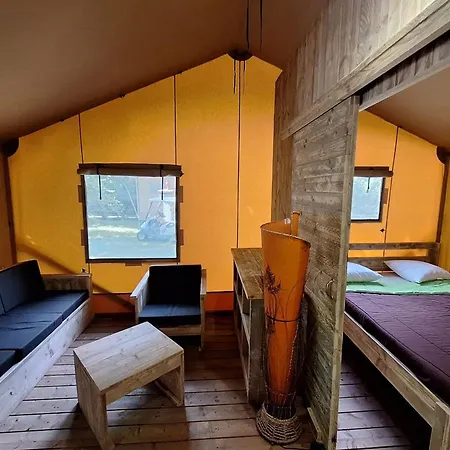 Toilé Avec Terrasse Pour 6 Personnes - Api-1-52-1503 Valbonnais