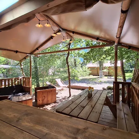 Toilé Avec Terrasse Pour 6 Personnes - Api-1-52-1503 Camping