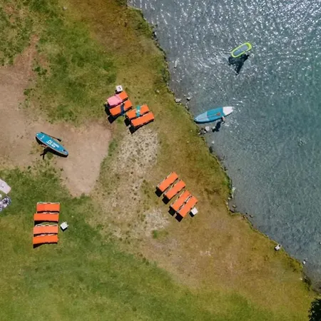 Toilé Avec Terrasse Pour 6 Personnes - Api-1-52-1503 * Valbonnais